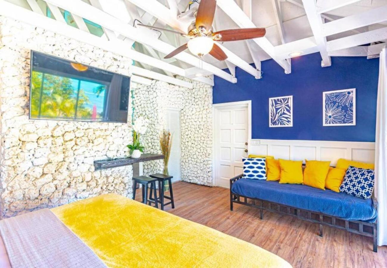Pool Cottage At Viking Hill - Love Beach แนสซอ ภายนอก รูปภาพ